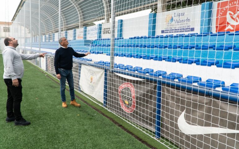 nuevas redes perimetrales en el campo de fútbol pepe luis bobadilla de nerja