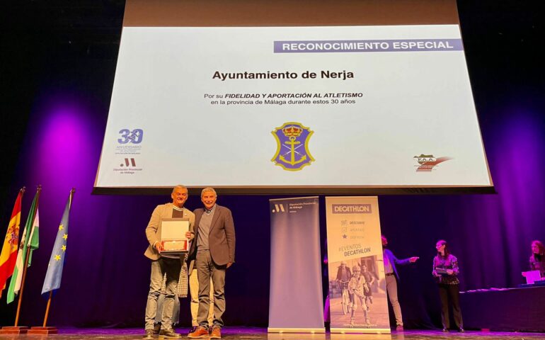 La Diputación de Málaga premia al Ayuntamiento por su compromiso y contribución a la práctica del atletismo